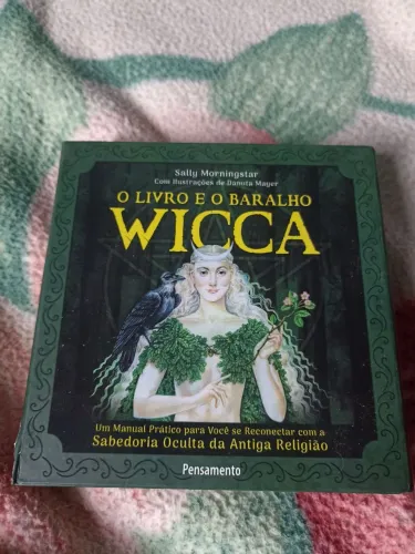 Tarô Com Livro De Instruções Wicca + Caixa