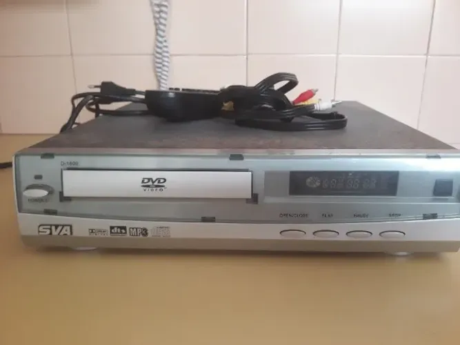 Aparelho de DVD Player marca SVA modelo D-1800