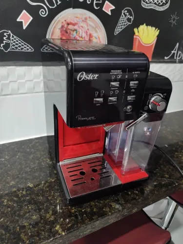 Cafeteira Vermelha Expresso Oster PrimaLatte