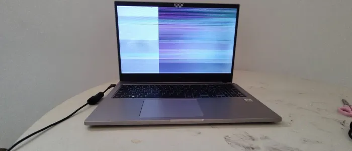 Notebook Samsung x30 carcaça quebrada