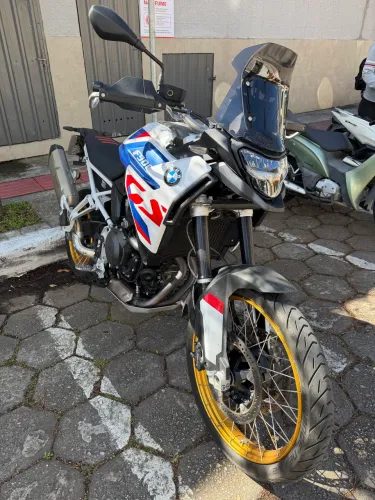 BMW F900 top de linha - 1500km (2025)