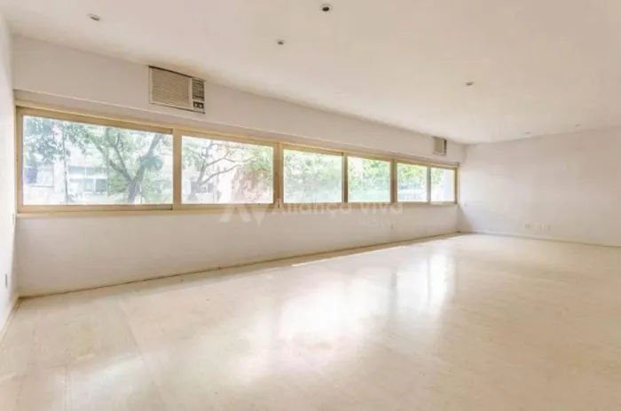 Apartamento em Ipanema com 270m² para venda ou locação