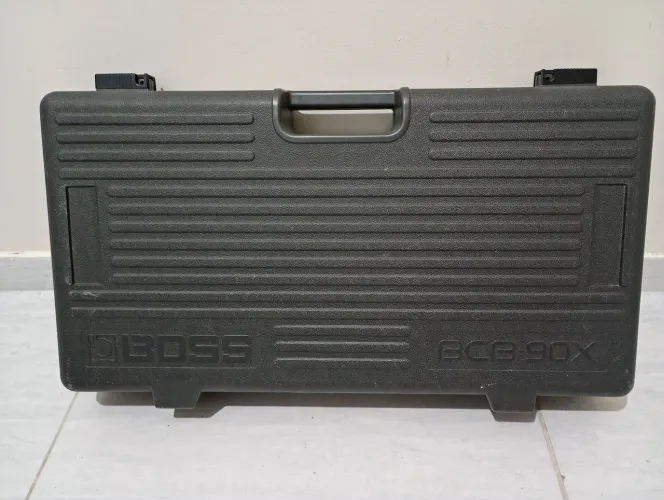 Pedalboard e pedais