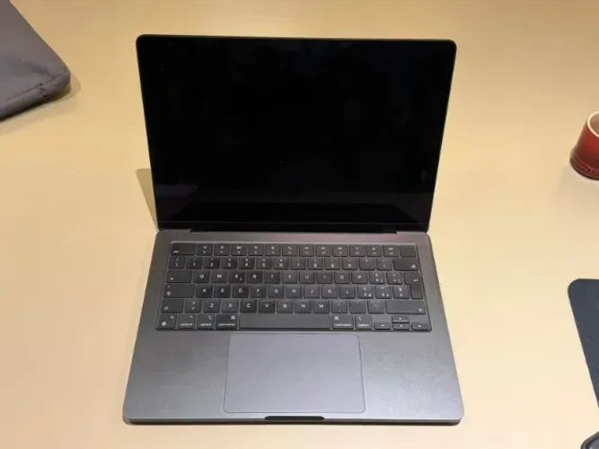 MACBOOK PRO M4 16B 512GB 14 POLEGADAS 2025