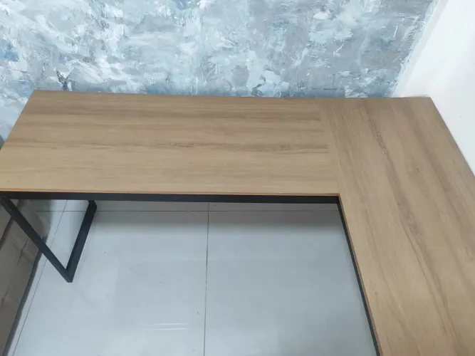Mesa em L desmontada 