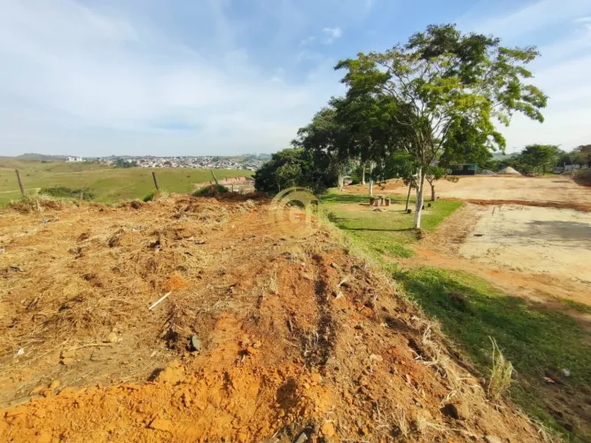 Terreno comercial à venda em Jacareí-SP, na Cidade Salvador: oportunidade única em localiz