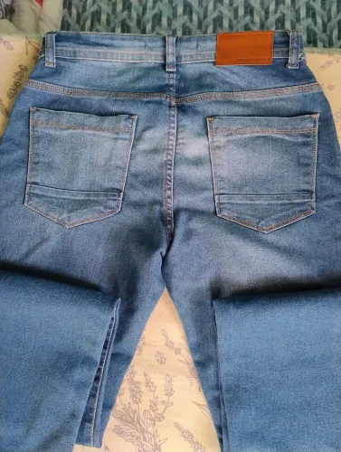 Vendo calça jeans masculino 2 peças