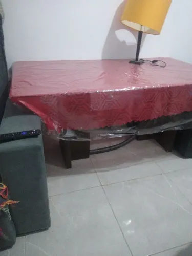 Mesa de vidro grande + poltrona namoradeira 