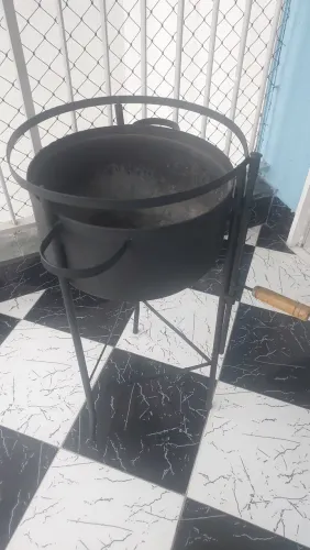 Churrasqueira Redonda com Regulagem de altura