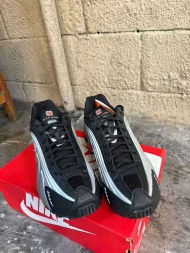 tênis Nike shox R4 metallic silver- NOVO NA CAIXA