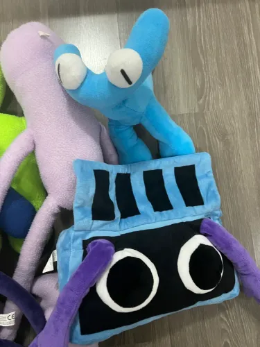 Pelúcia da turma do RAINBOW FRIENDS