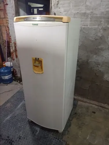 Geladeira Consul branca gelo seco