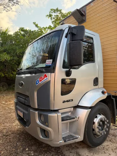 Vende se Ford cargo vw 24250
