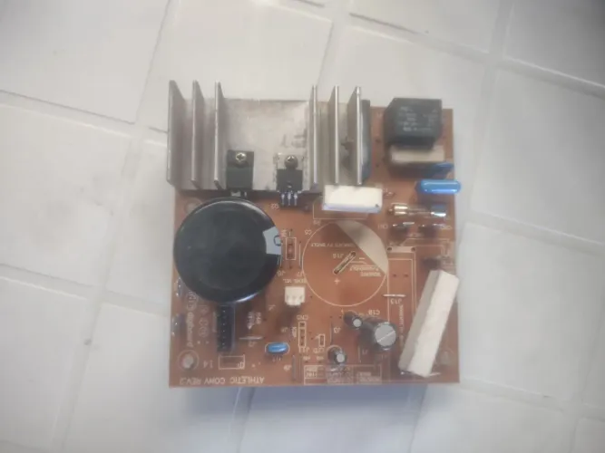 Placa esteira atlhetic 1.4 usada