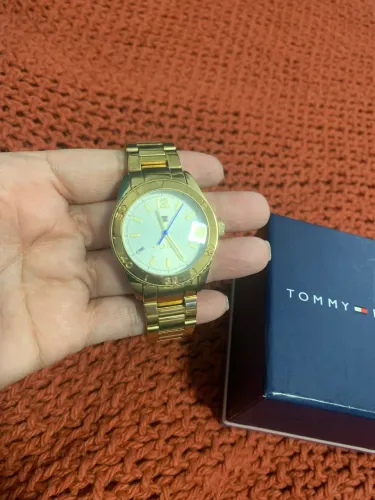 Relógio Tommy Hilfiger dourado original NOVO