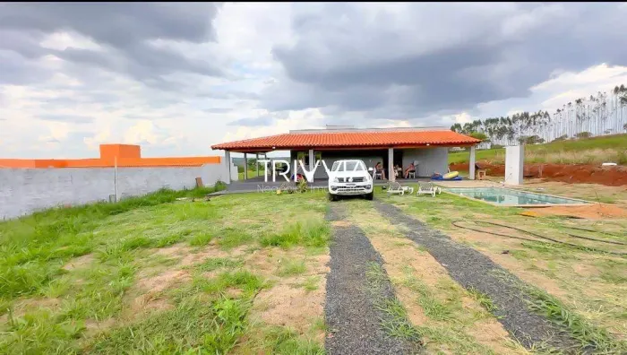 Rancho no Condomínio Miranda 4