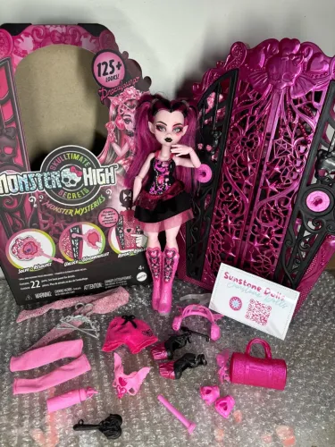 Boneca Monster High Draculaura Skulltimate Secrets
