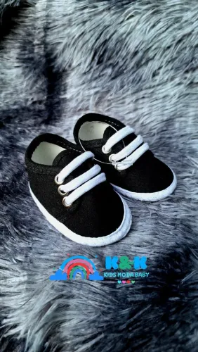 Sapatinhos de bebê menino? R$ 16 reais