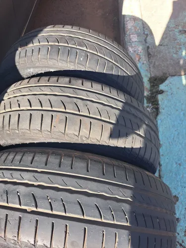Vendo um jogo de pneus 185/60 15 marca pirelli cinturato p1