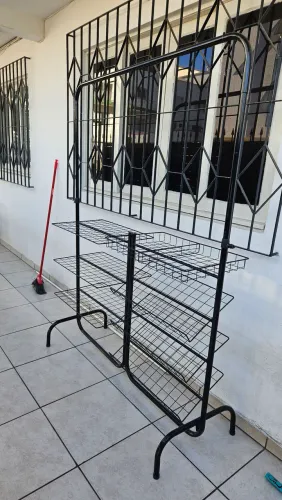 Arara/Cabideiro de Metal
