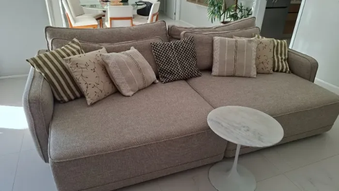 Sofa cama novíssimo, 2.90 x 1,67 aberto.Apenas 1 ano de uso. Acompanha capa protetora