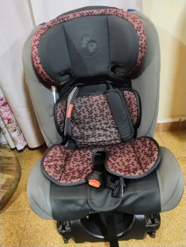 Cadeira infantil Fisher Price até 36 kg com isofix