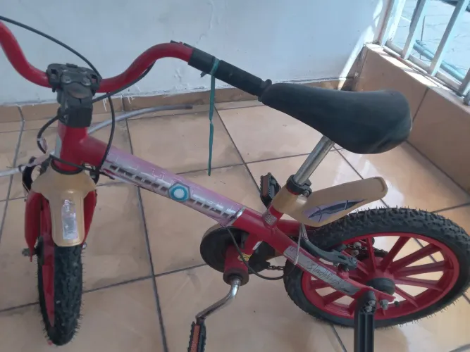 Vendo Bicicleta Infantil em Bom estado de conservação. *