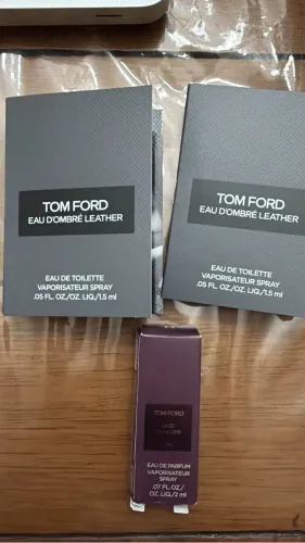 Perfume tom Ford d?ombre leather - oud voyager 