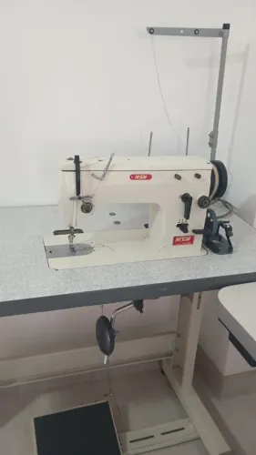 Maquina de Costura Reta Industrial
