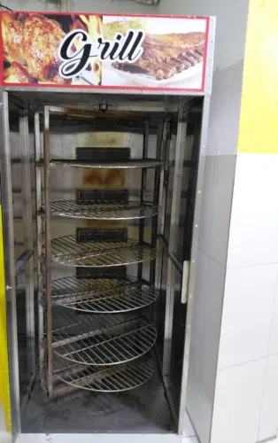 ? MÁQUINA DE ASSADOS / GRILL À VENDA ?
