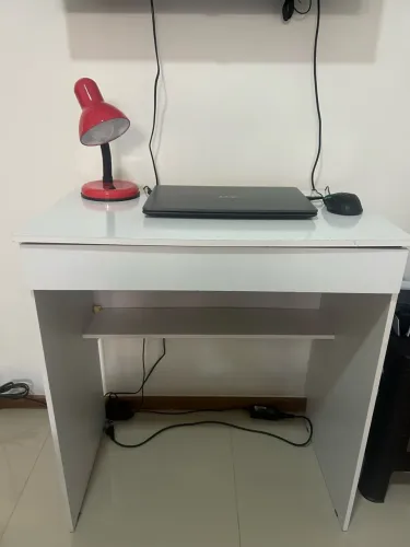 Escrivaninha c/gaveta