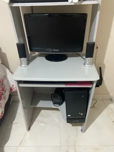 Computador completo em ótimas condições , conservado , tudo certinho !