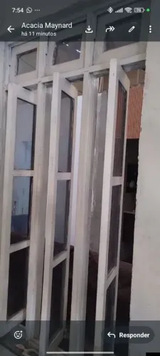 Vitro 1;75 de altura por 1 metro de largura