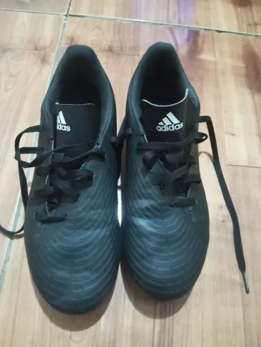 Chuteira adidas infantil