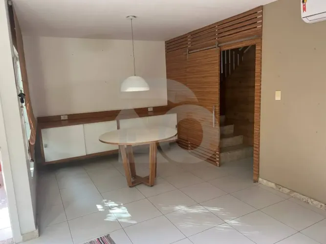 Casa de condomínio para venda possui 129 metros quadrados com 4 quartos em Atalaia - Araca