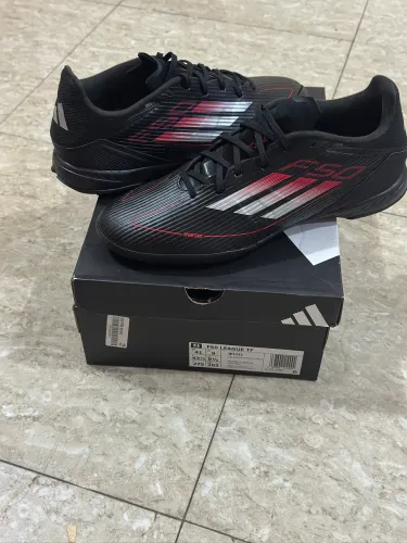 Chuteira de Society Adidas