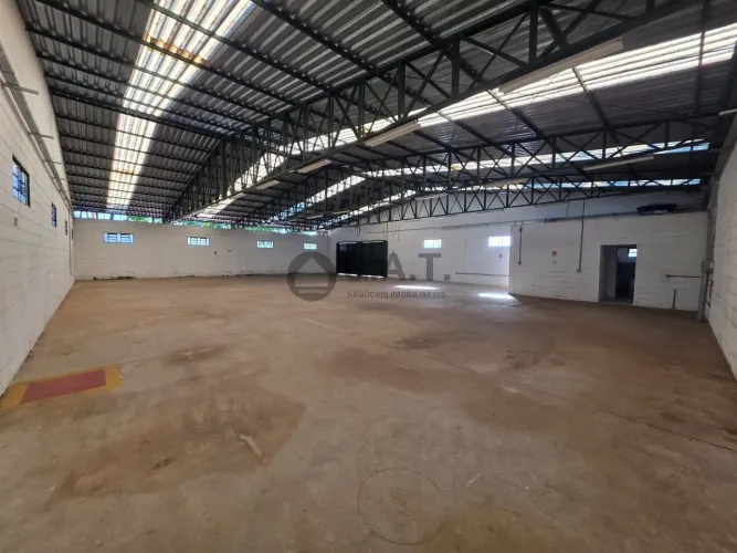 Galpão em Condomínio para Locação no Distrito Industrial de Ipero-SP - 2 Banheiros, 8 Vaga