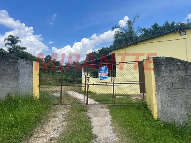 Chácara de 400m² com 2 quartos em Chácaras Maristela