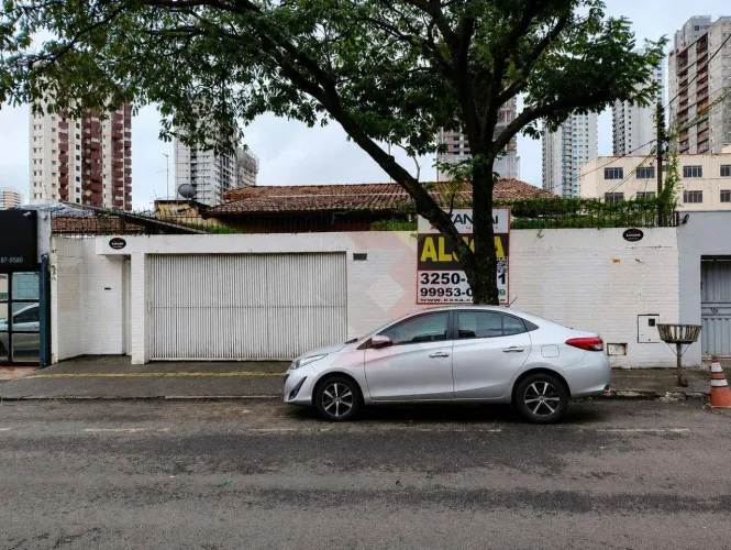 Casa com 3 quartos para alugar, 284 m² - Setor Marista - Goiânia/GO