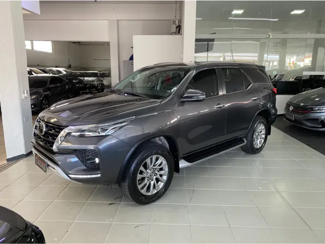 Toyota Hilux SW4 SRX 4X4 2.8 TDI 16V Dies. Aut. 2021