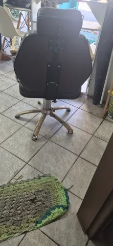 Vendo cadeira de barbeiro reclinavel