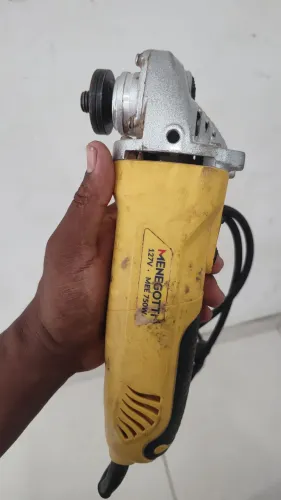 Vendo está esmerilhadeira Menegotti 127v 750w funciona perfeitamente leia a descrição.