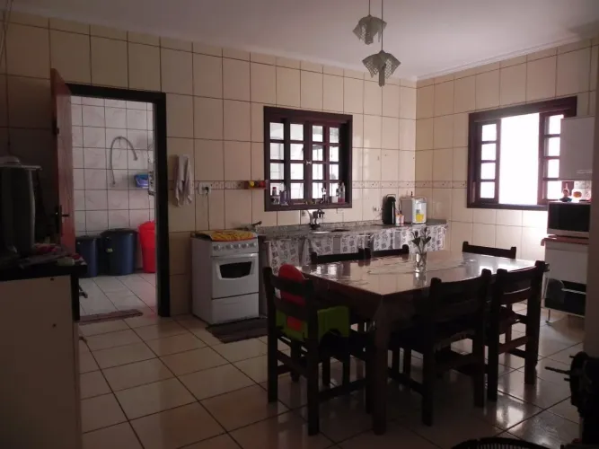 Sobrado Amplo e Mobiliado com Churrasqueira e 2 Vagas na Zona Leste Conforto e Praticidade