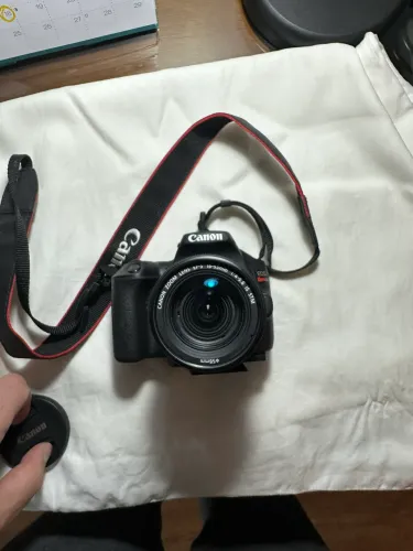 Canon EOS Rebel SL3 novíssima 