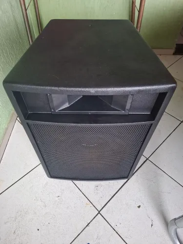 CAIXA SOM PROFISSIONAL ATTRACK MP500. + MESA 4 CANAIS