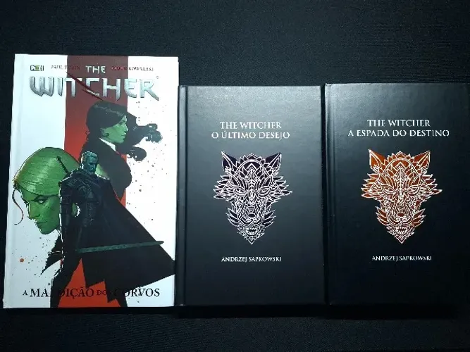 The Witcher - (capa dura) Vol. 1 e 2 + HQ A Maldição dos Corvos