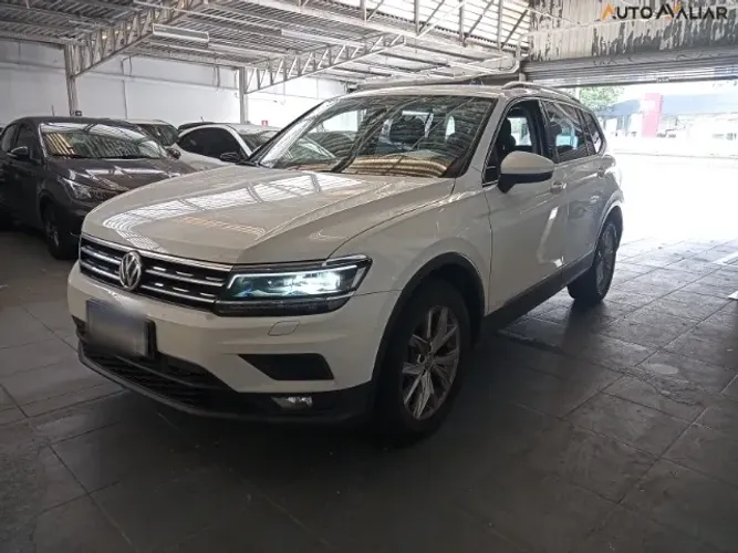 Volkswagen Tiguan Allspac Comf 250 TSI 1.4 Flex 2018