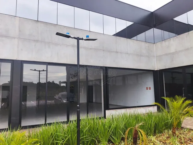 Locação de Comercial / Salão na cidade de Araraquara