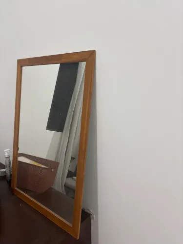 Espelho com moldura