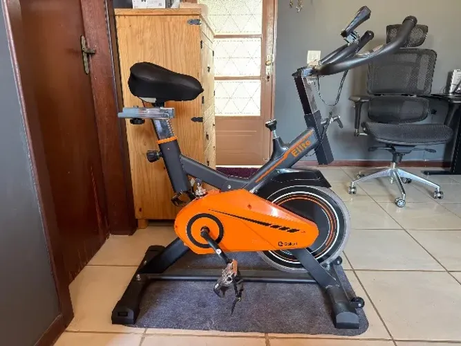 Bicicleta Ergométrica Gallant Elite Spinning Roda de Inércia 13kg até 110kg Mecânica Gsb13